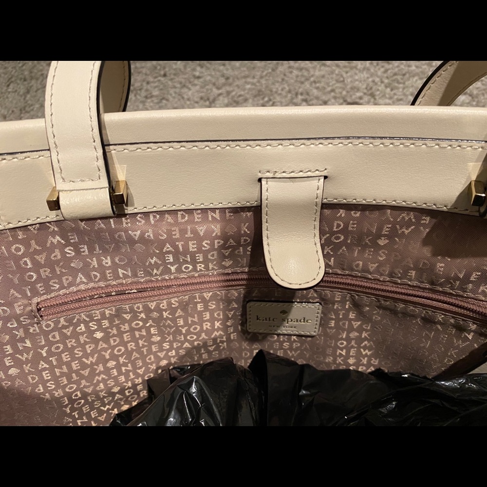 Kate Spade Purse - Picture 3 of 3